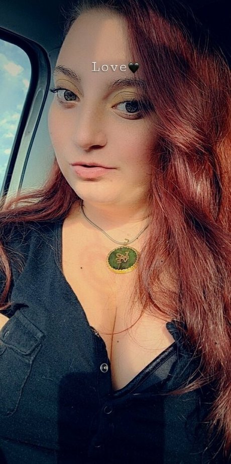 sarahyournaughtygirl69 Profile pic