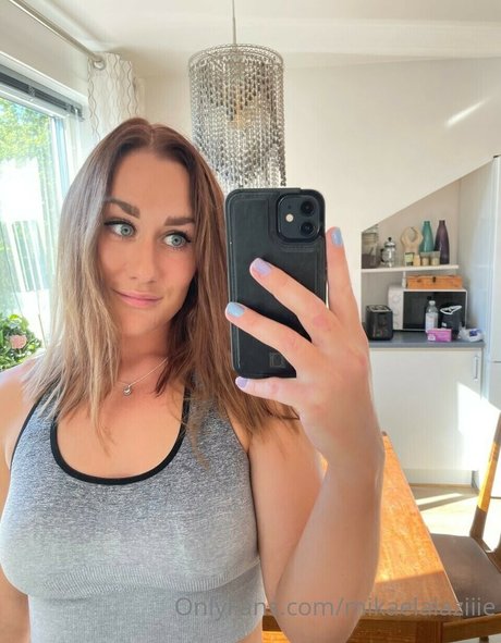 mikaelaburrito Profile pic