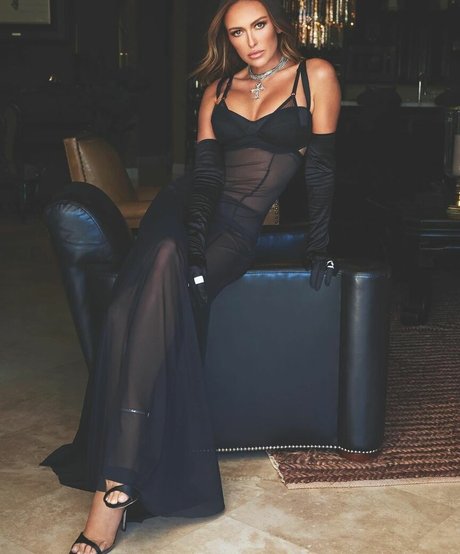 Paulina Gretzky onlyfans fuck