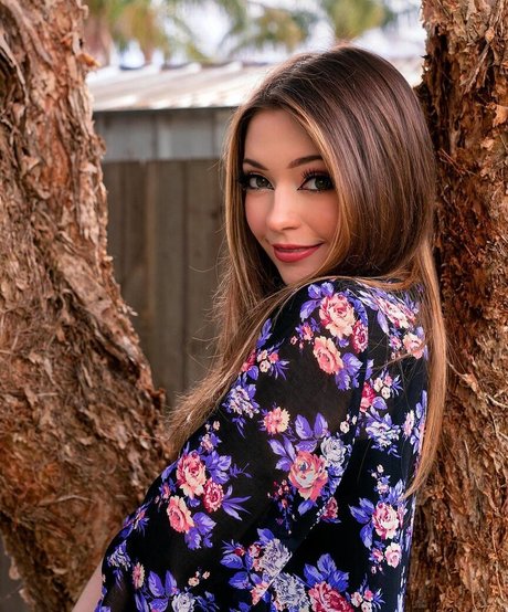 Alli Flanagan onlyfans nude leaks