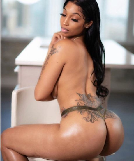 Shethickyyy onlyfans leaked.