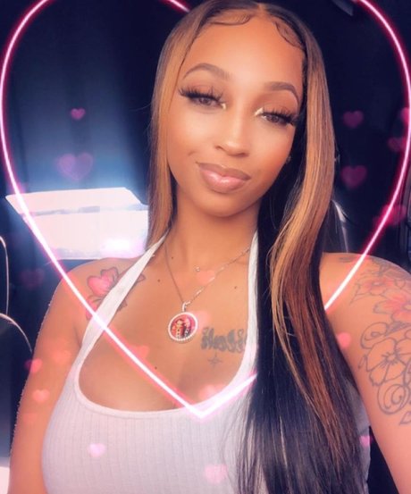 Shethickyyy onlyfans nude tits