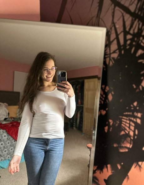 alibrarising nude onlyfans pics