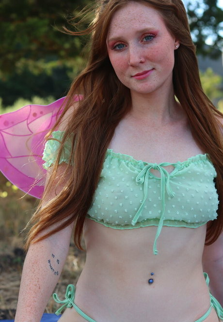 lil strawberry red onlyfans content