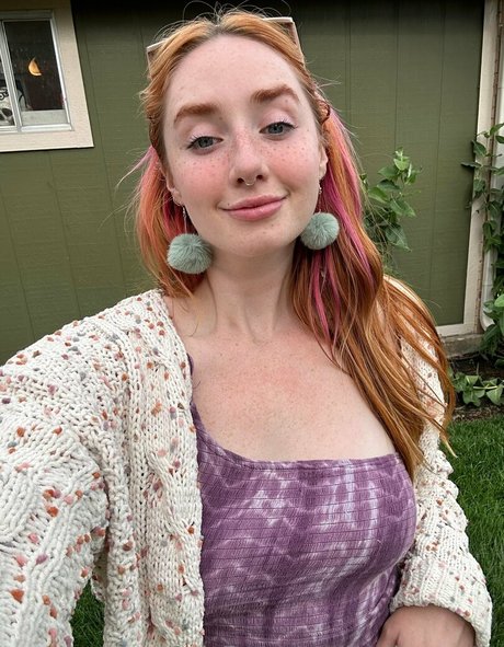 Fertile Myrtle onlyfans sex tape