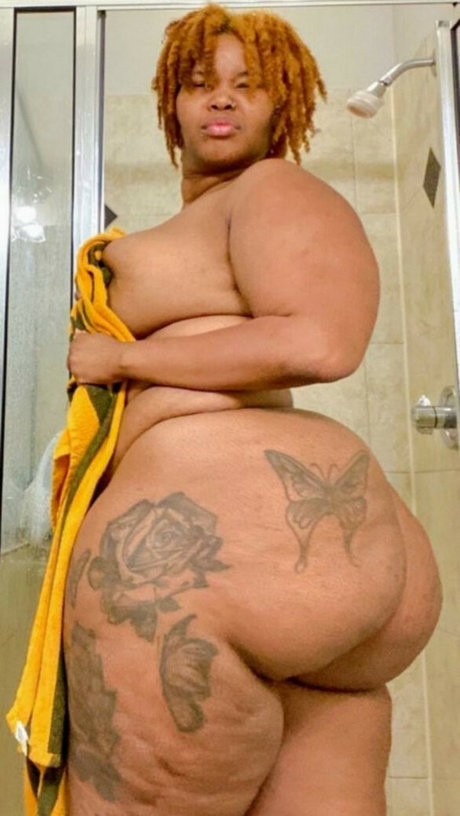 Qweeniqueen onlyfans nude content