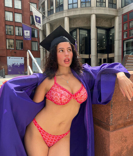 Isabella Carr onlyfans nude tits