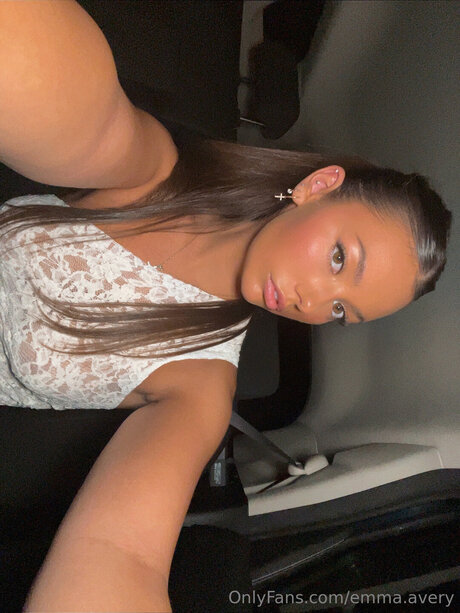 Emma Avery onlyfans leak ass
