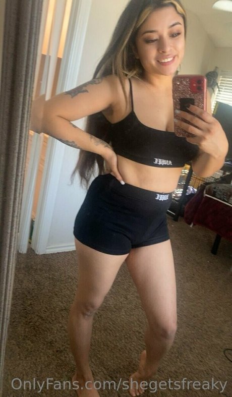 shegetsfreaky only fans naked