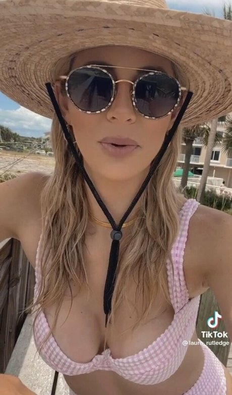 Laura Rutledge onlyfans nude pictures
