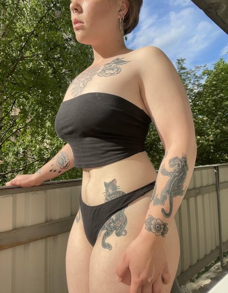 pollyyvla only fans nudes