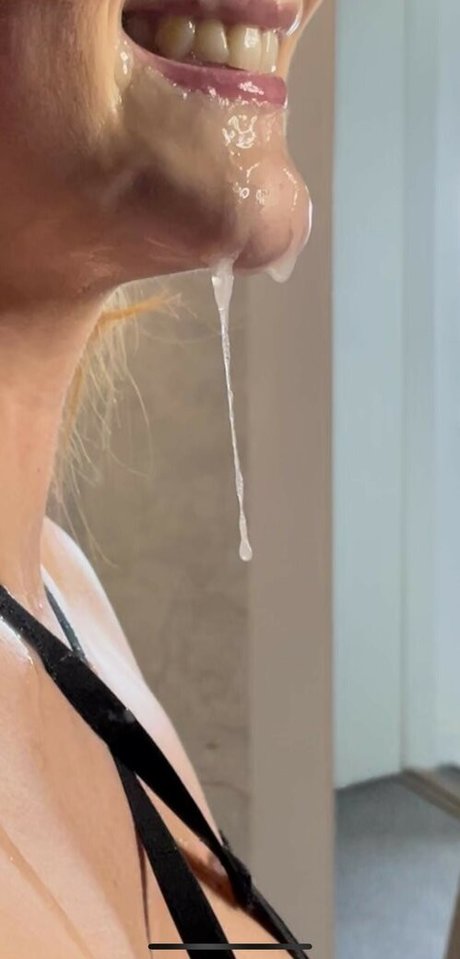 amyymikee30 onlyfans leaked.