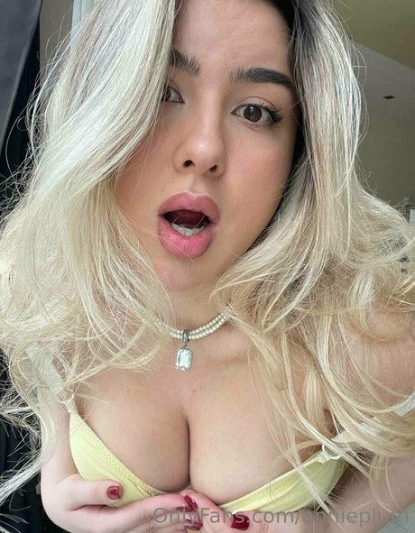 cuteanniexx onlyfans strip