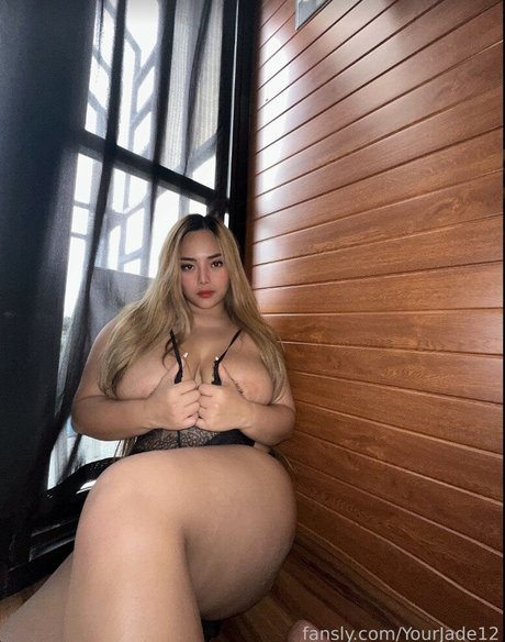 jade12 onlyfans nude leak