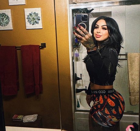 Yogapantsqueen onlyfans