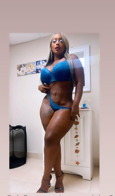 morena juice2 onlyfans hot