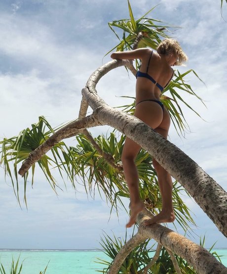 Maria Korotaeva onlyfans leak ass