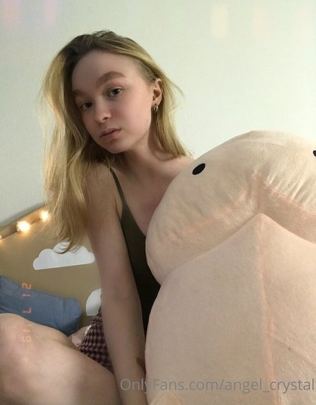 angel crystal onlyfans model photo