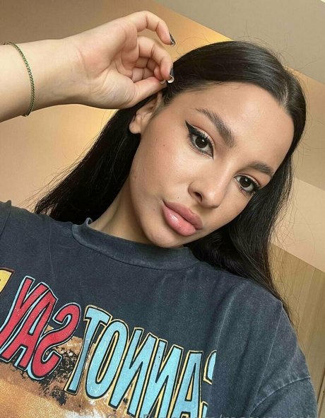 roseysweets onlyfans strip