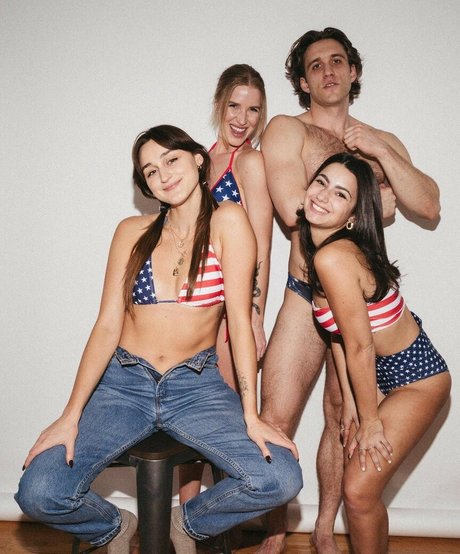 Stephanie D Agostini onlyfans model photos