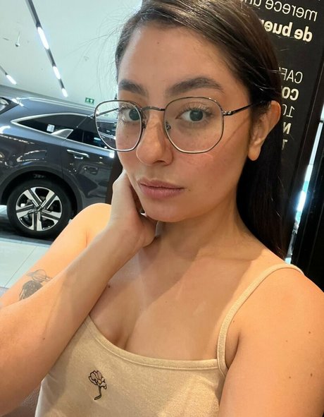 zoelushmodel only fans photos