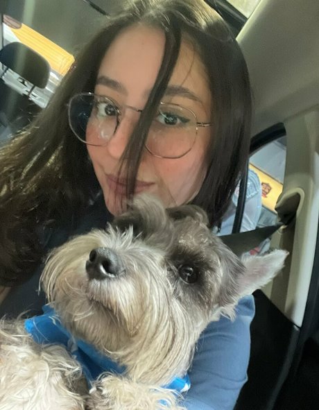 zoelushmodel onlyfans model