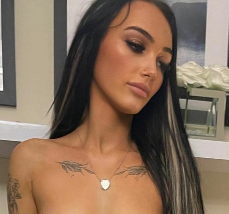 rhe elizabethxox onlyfans leajs