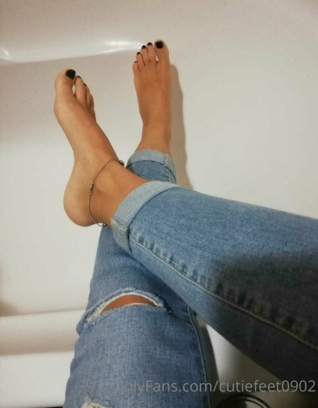 cutiefeet0902 onlyfans content
