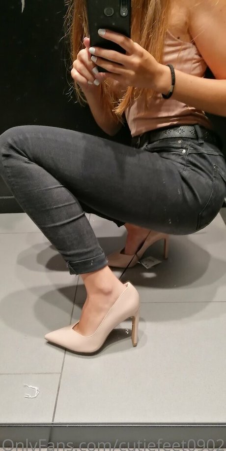 cutiefeet0902 onlyfans leaks