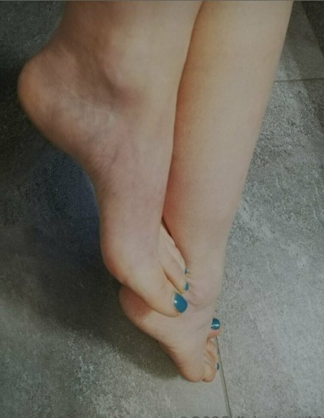 lila974974 onlyfans nude pictures