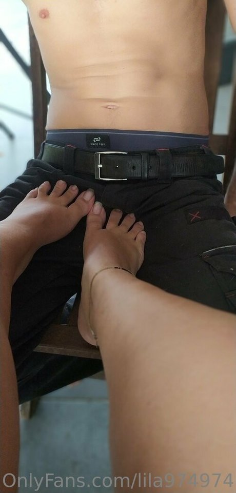 lila974974 feet onlyfans