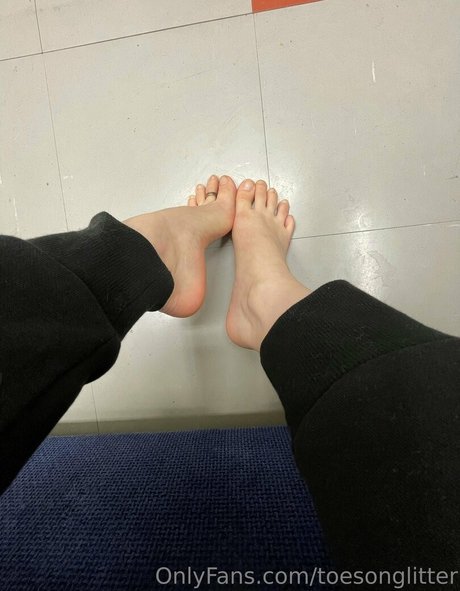 toesonglitter only fans sex