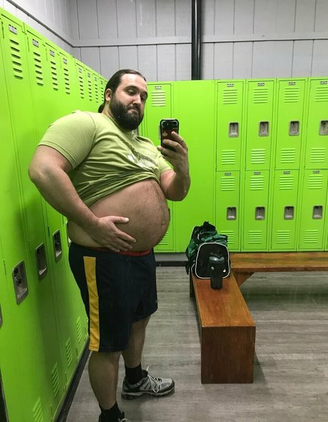 beefyrog topless onlyfans