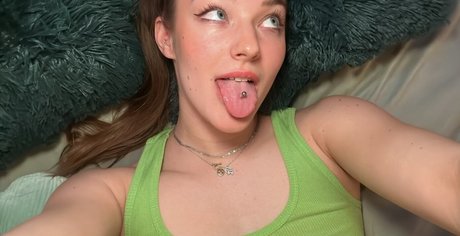 Peachyyvirgo onlyfans leak nude