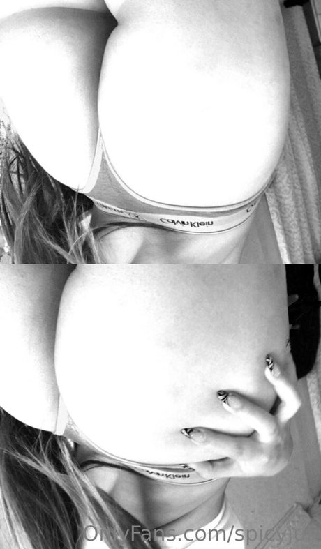 spicyjuli only fans pic