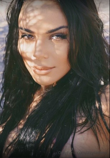 Izzy La Reina onlyfans fuck