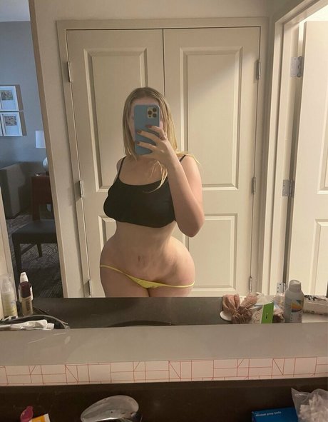 shelsonlyfans only fans pics