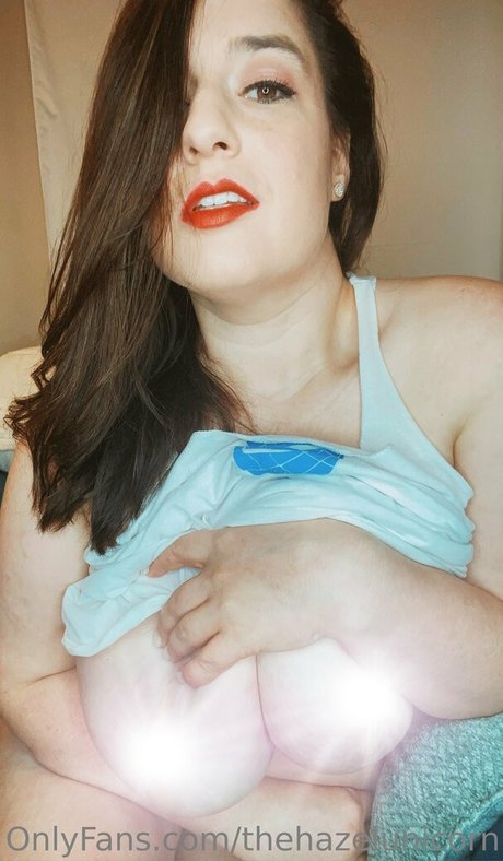 thehazelunicorn onlyfans topless