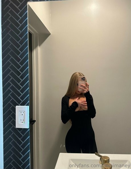 Monimaney leaked onlyfans pictures