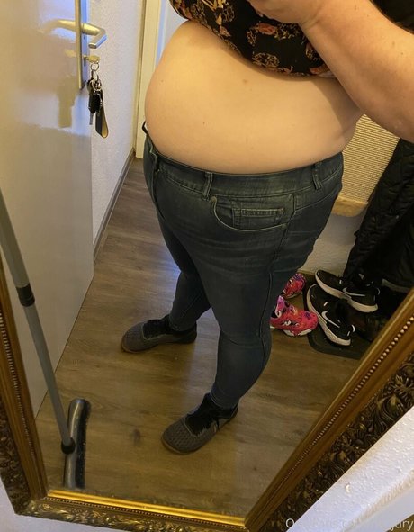 no jury onlyfans strip tease