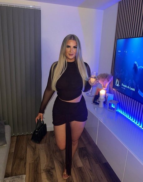 itskellyanne leaked onlyfans nude