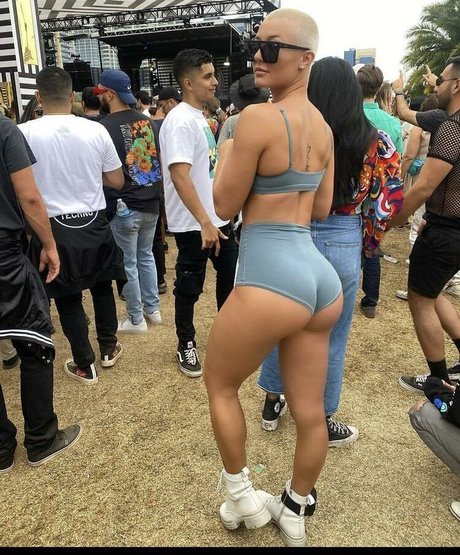 Yourwifeylovesme only fans naked