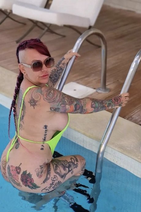 Louise Brereton only fans leaks