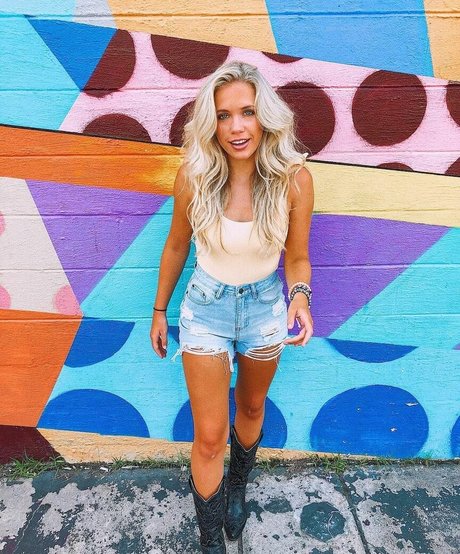 Megan Moroney onlyfans model