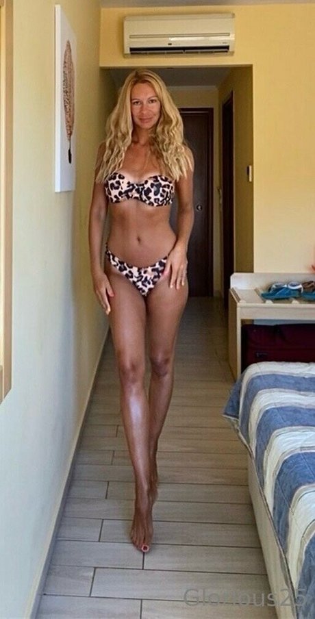 Glorious25 onlyfans sex