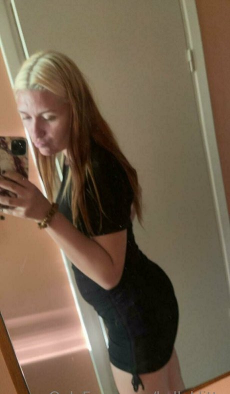 kellyklitta onlyfans nude pics