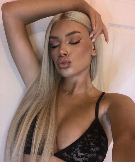 SloppyQueenUK naked onlyfans pics