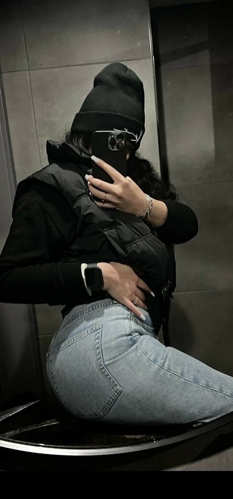 yasilisches onlyfans nude tits