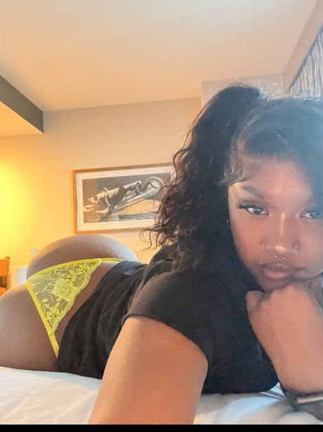 Bracefacelaii onlyfans striptease