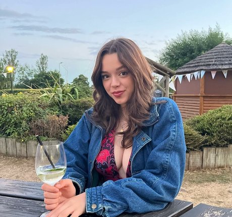 sofialowex onlyfans nude pics